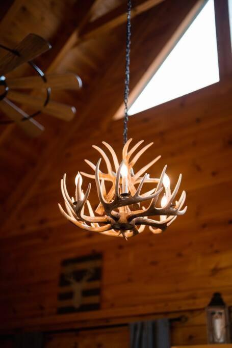2-Bedroom Cabin With 2 Master Suites, Loft, Half-Bath And Hot Tub In A Serene Resort Setting Sevierville Exterior photo