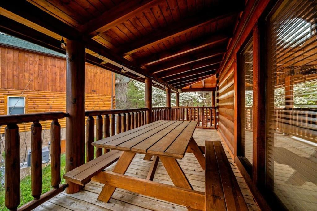 2-Bedroom Cabin With 2 Master Suites, Loft, Half-Bath And Hot Tub In A Serene Resort Setting Sevierville Exterior photo