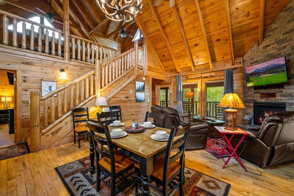 2-Bedroom Cabin With 2 Master Suites, Loft, Half-Bath And Hot Tub In A Serene Resort Setting Sevierville Exterior photo